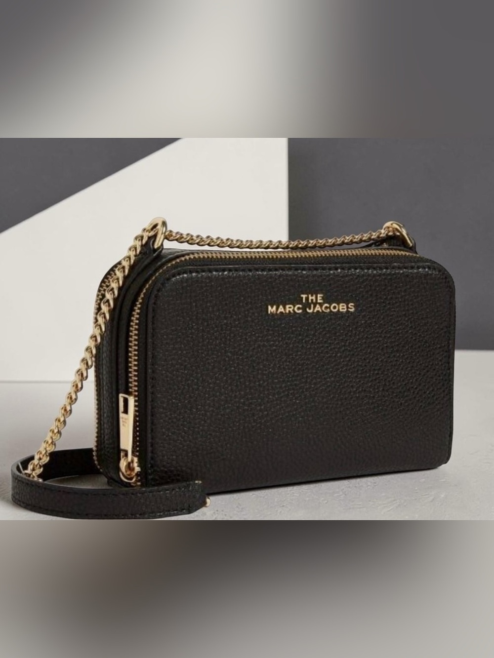 EUC!!  Marc Jacobs Black Pebbled Leather Box Crossbody Bag - Gold Chain